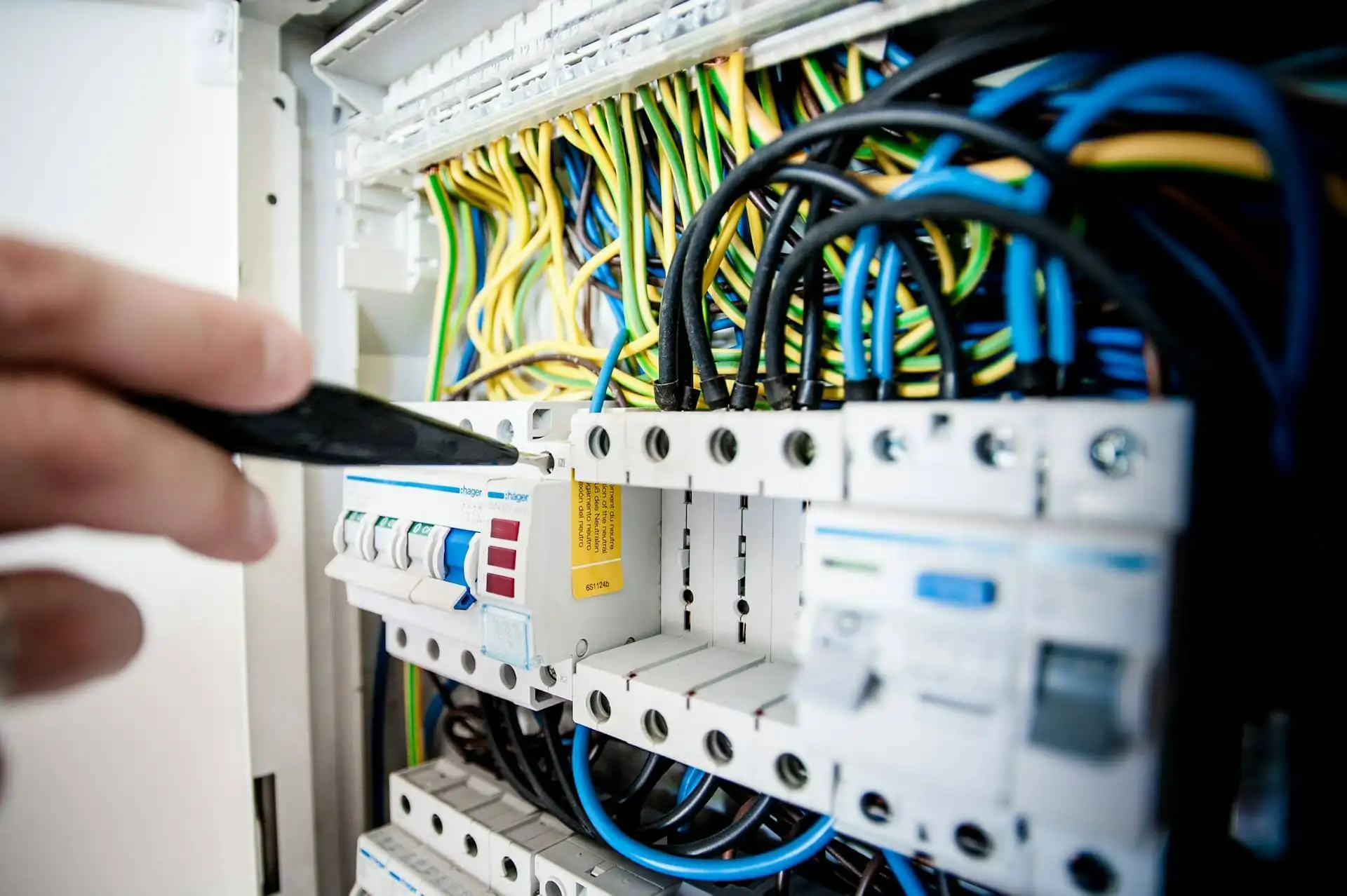 Instalación eléctrica residencial certificada en Venezuela | ReformaT
